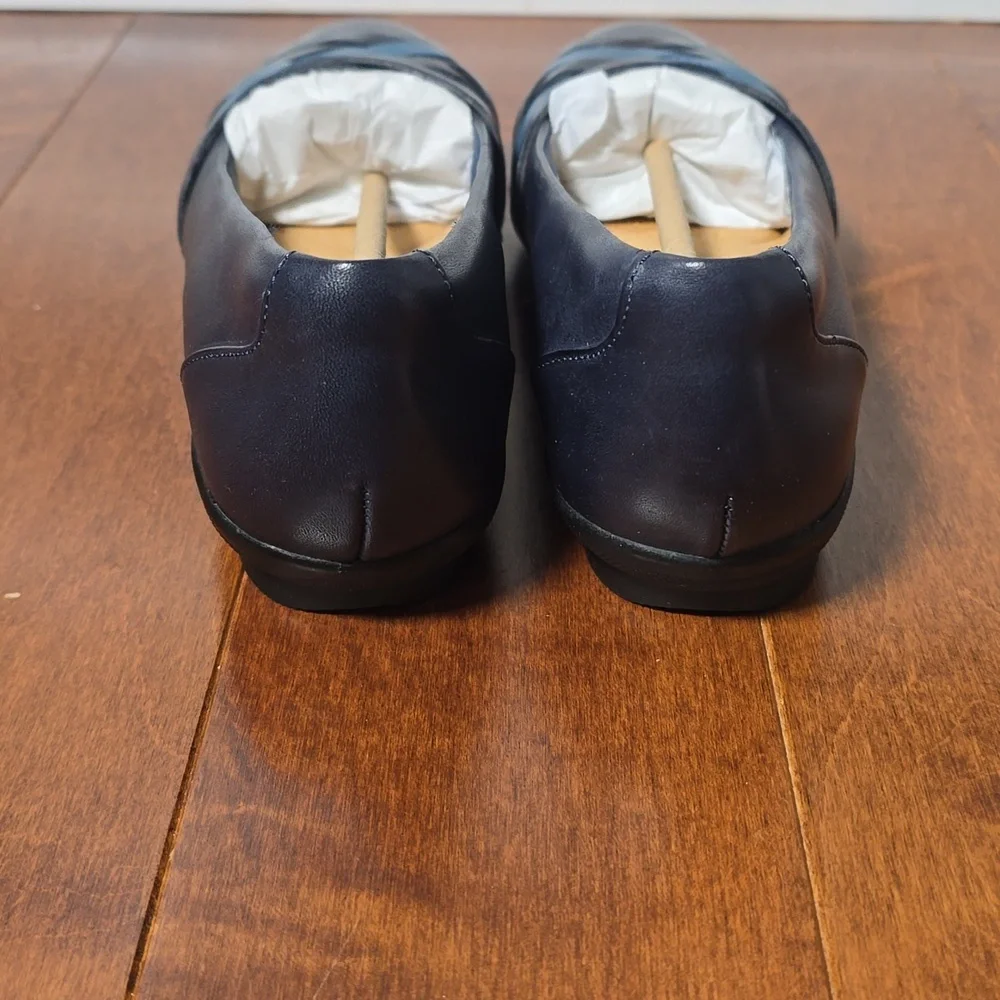 Clarks Sara Clover Navy Combination Leather Ballet Flats 6 NWT - Picture 6 of 11